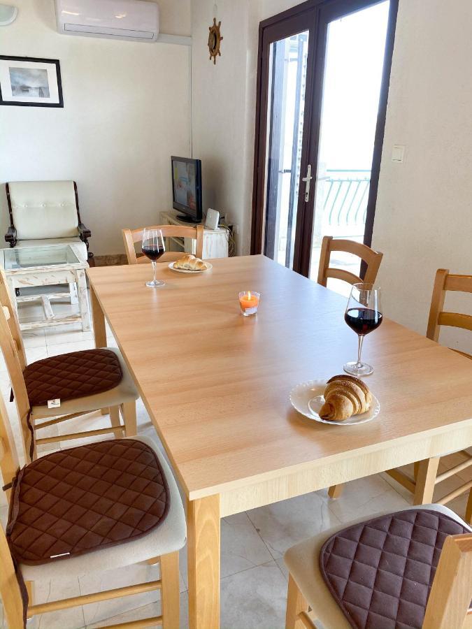 Seaview & Beachfront Apartments Jakov Donji Okrug  Екстериор снимка