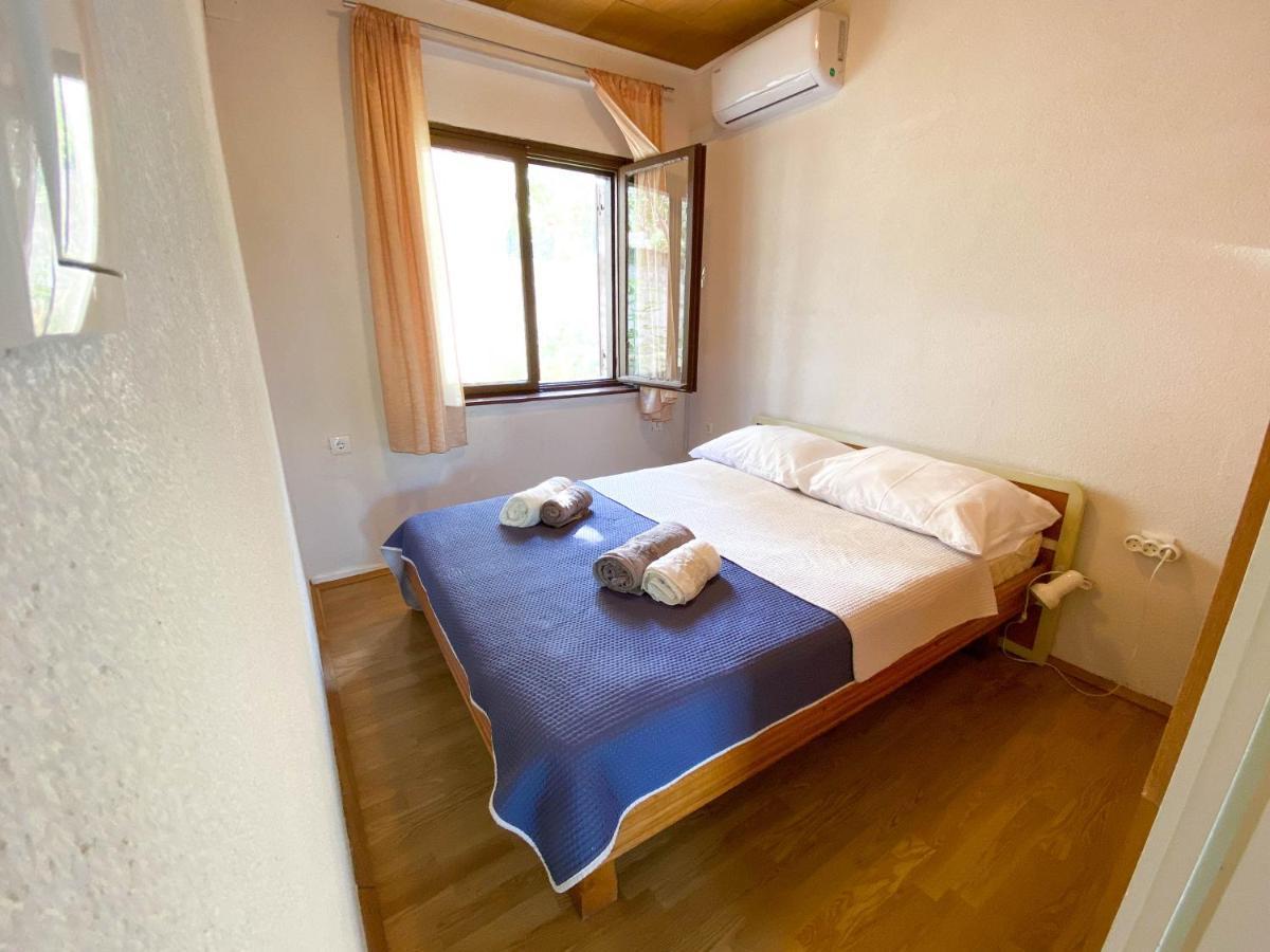 Seaview & Beachfront Apartments Jakov Donji Okrug  Екстериор снимка