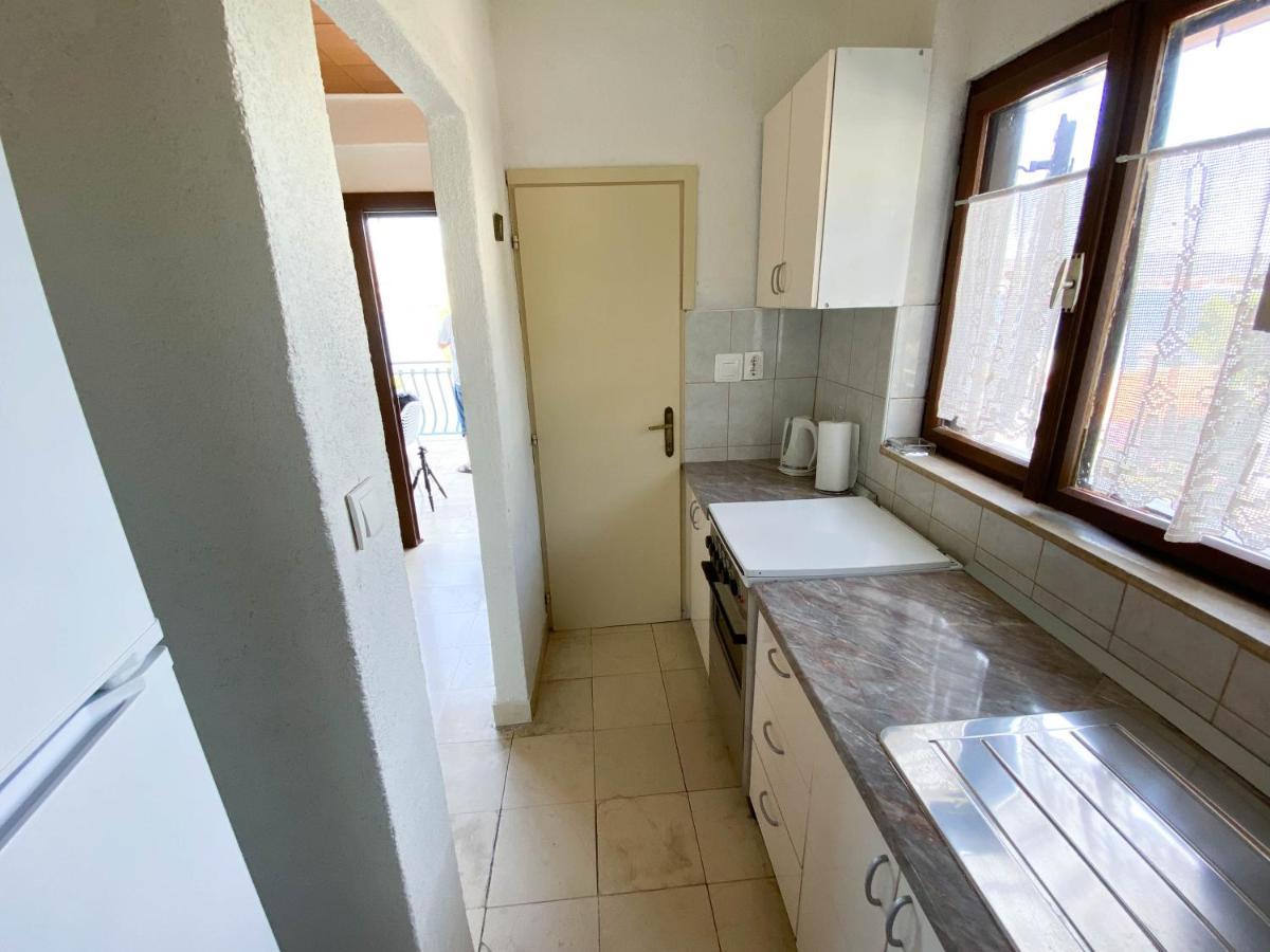 Seaview & Beachfront Apartments Jakov Donji Okrug  Екстериор снимка