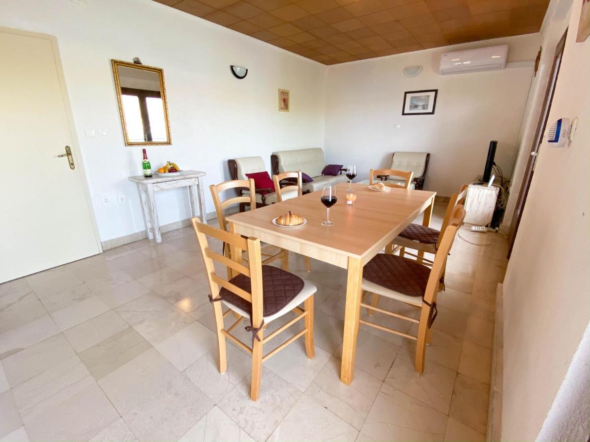 Seaview & Beachfront Apartments Jakov Donji Okrug  Екстериор снимка