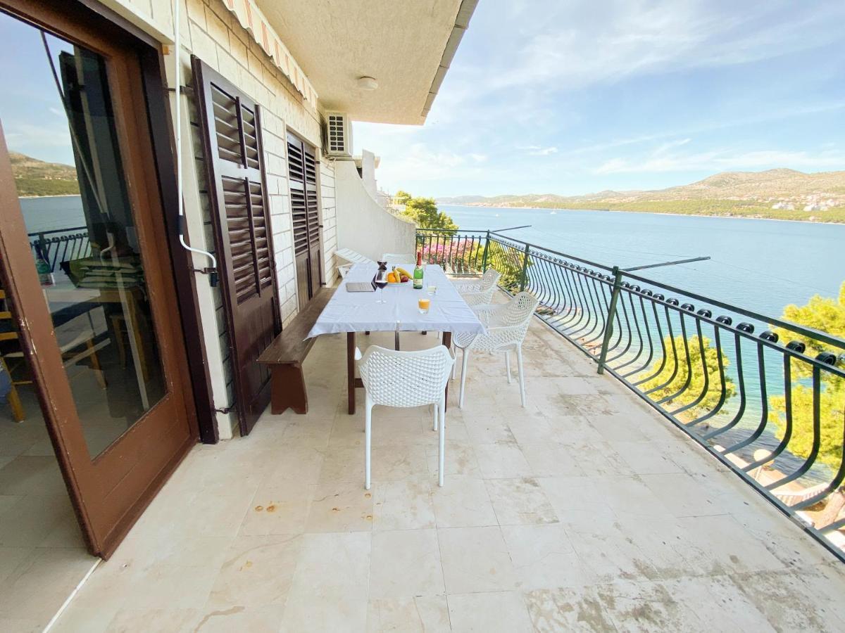 Seaview & Beachfront Apartments Jakov Donji Okrug  Екстериор снимка